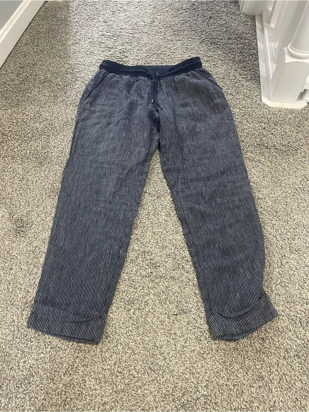 Athleta Women's Blue and White Trousers size 4